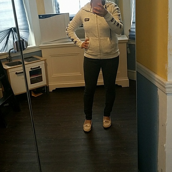 Victoria's secret hoodie - Picture 4 of 6